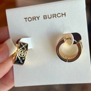 Tory Burch Icon Enamel Huggie Earrings - black/gold